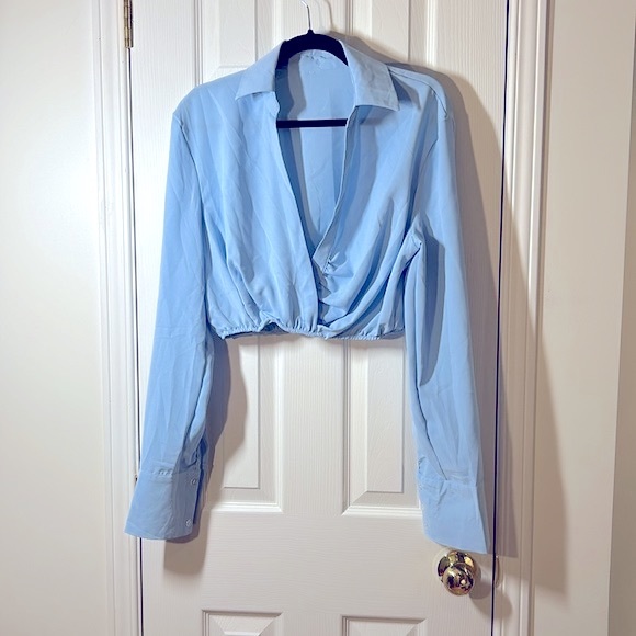 Ladies 2 piece spring/summer ensemble,a beautiful light blue, new never worn, - Picture 5 of 8